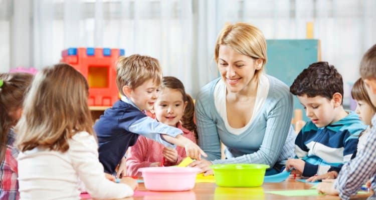 Daycare vs Nanny: Pros and Cons - Parents Plus Kids