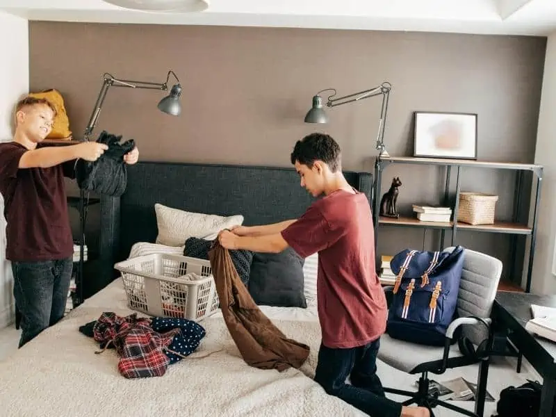 kids doing chores