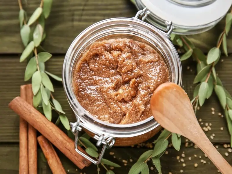 sugar scrub in table